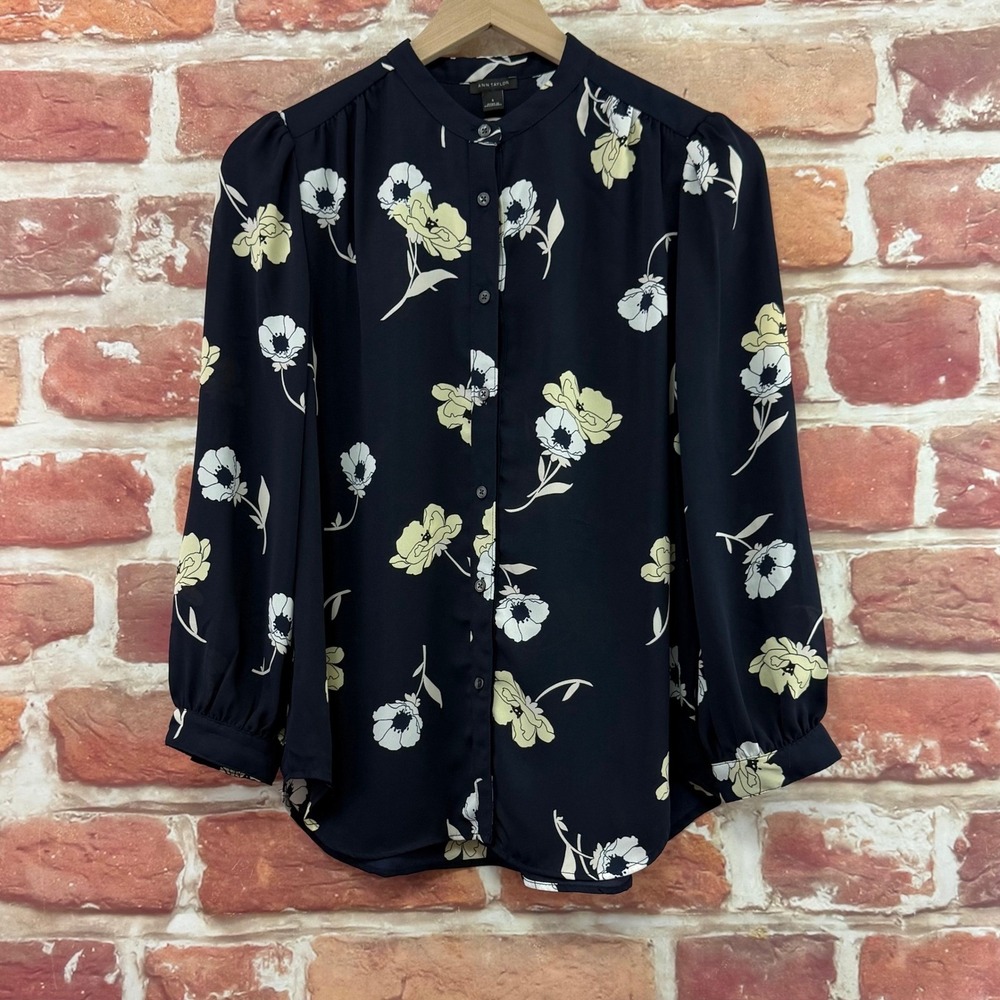 Ann Taylor Top Women's Small Dark Blue Multicolor Garden Floral Shirt